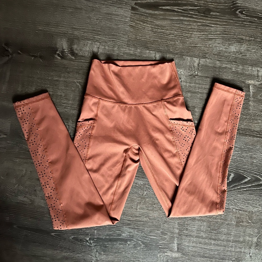 AERIE | play move chill leggings with laser cut-out and POCKETS! Peachy orange